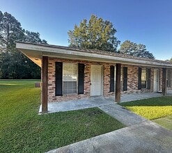 Building Photo - 111 Mallard Dr