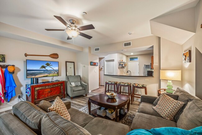 Building Photo - Available NOW! Spacious 3-Bedroom Furnishe...