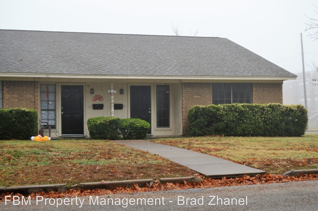 509 W Denton St, Ennis, TX 75119 Apartment for Rent in Ennis, TX