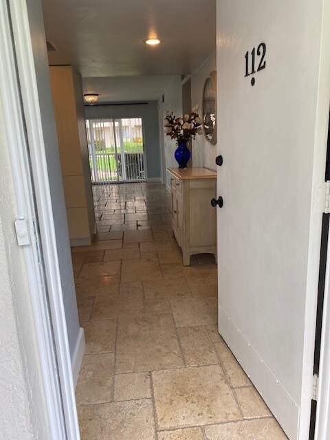 Foto principal - 53 High Point Cir W