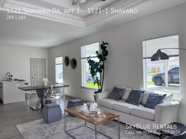 Building Photo - 1121 Shavano Dr