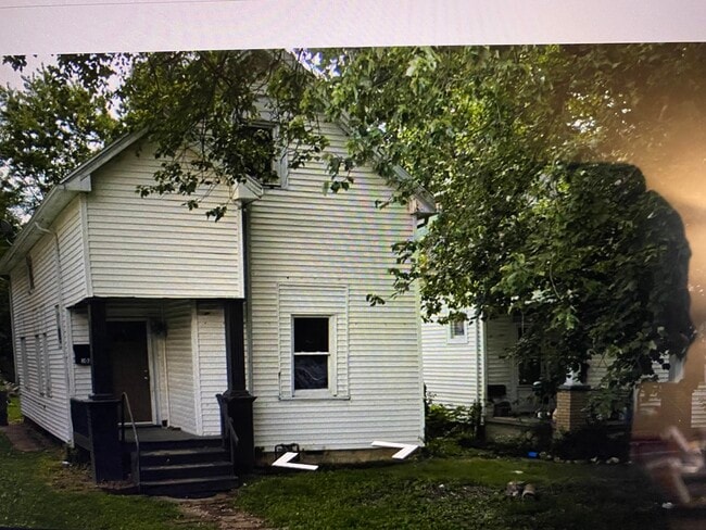 Building Photo - 1135 S Harlan Ave