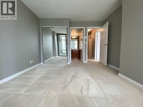 Building Photo - 1288 Alberni St