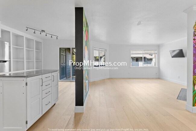 Foto del edificio - Beautifully Updated Condo in Multnomah Vil...