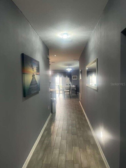 Foto del edificio - 815 Ofanto Wy