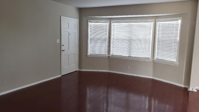 Living Room - 6066 Sawyer St