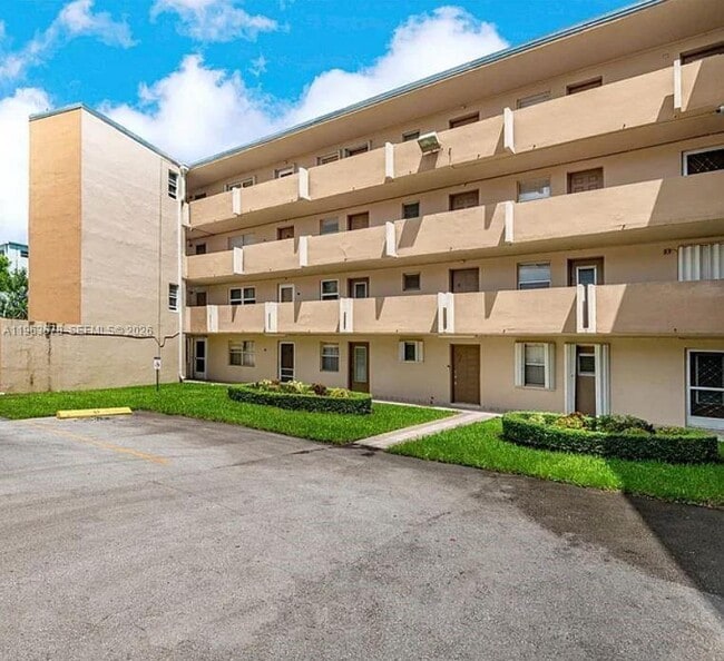 Foto del edificio - 1401 NE 191st St