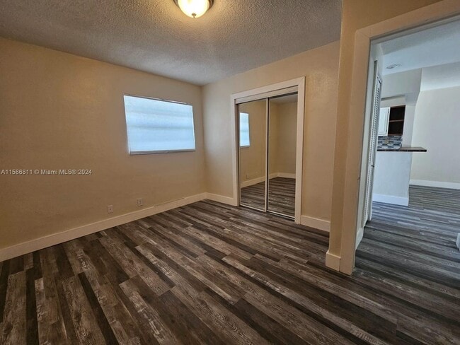Building Photo - 1400 NE 57th St