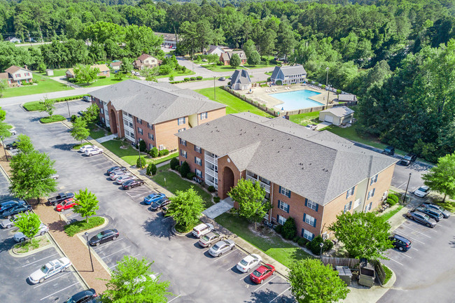 Building Photo - Lakeside Apartments