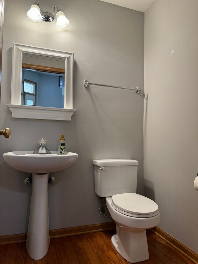 Foto del edificio - 16446 Newcastle Way