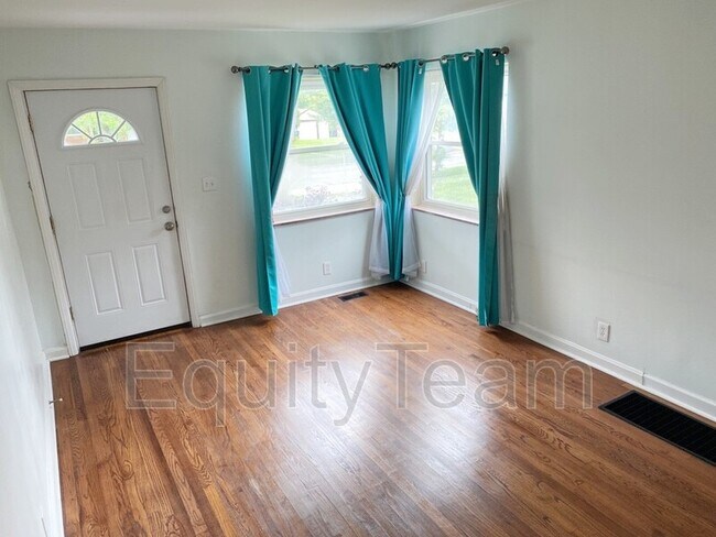 Building Photo - 7921 Cherrywood Ct