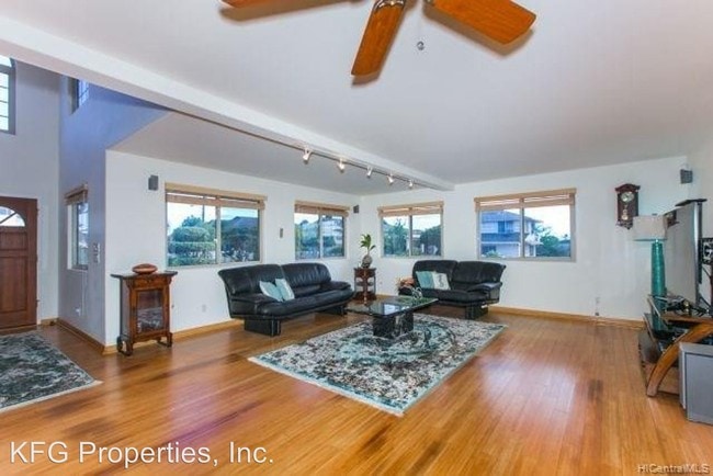 Building Photo - 4 br, 3 bath House - 98-124 Keanae Street