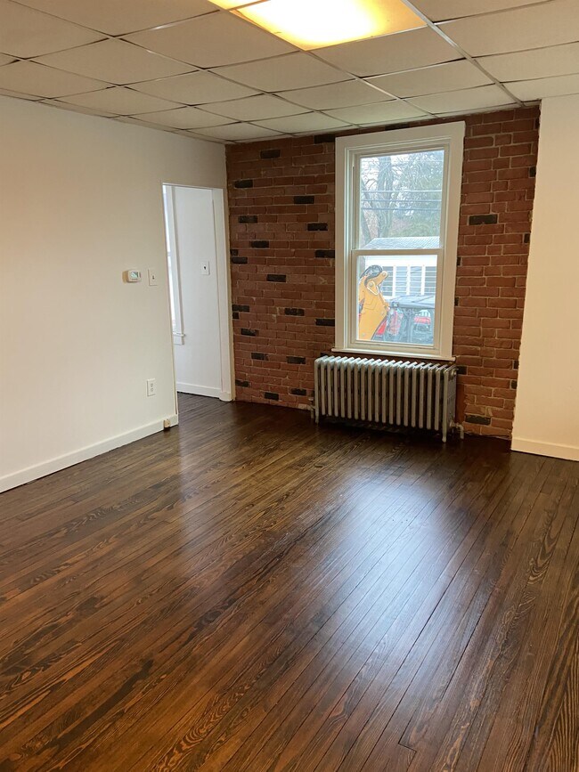 Foto del edificio - 230 W Merchant St