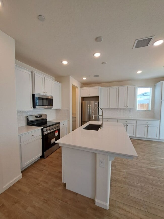 Foto del edificio - Modern 3-Bedroom Home in the Exclusive Elev8ions Neighborhood of Clovis!