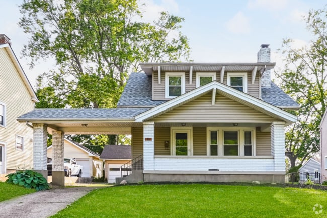 Building Photo - 18 Ardmore Dr