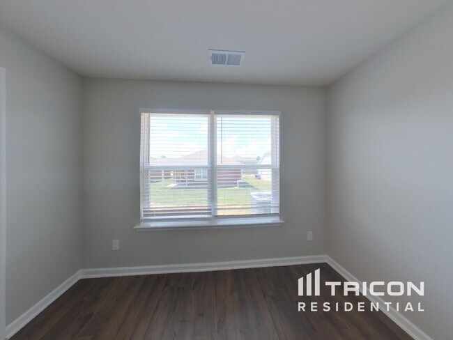 Building Photo - 2266 Worker Bee Drive Columbia TN