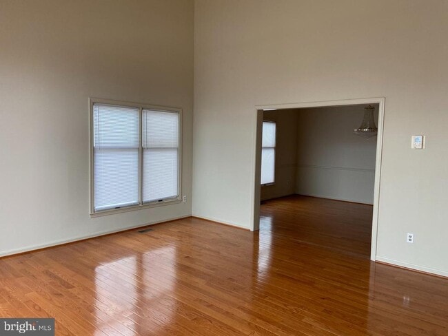 Building Photo - 10225 Clubhouse Ct