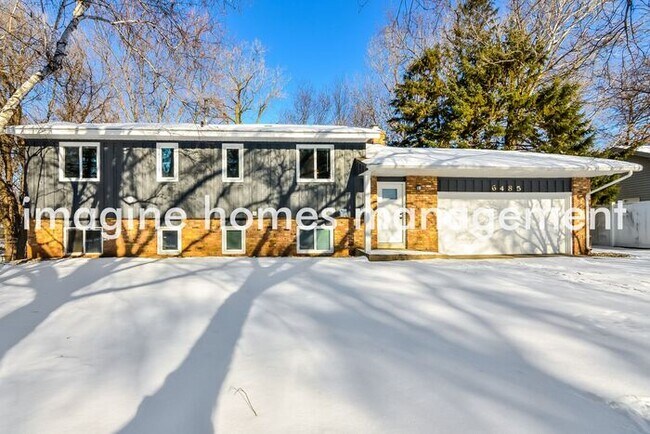 Building Photo - Charming 5 Bedroom Home in Apple Valley!!