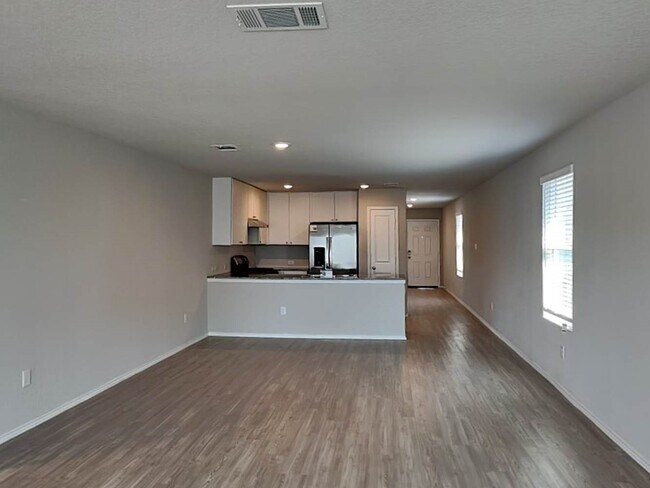 Foto del edificio - 4330 Rapids Way