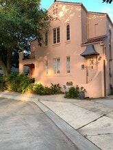 Building Photo - 2 Azalea court