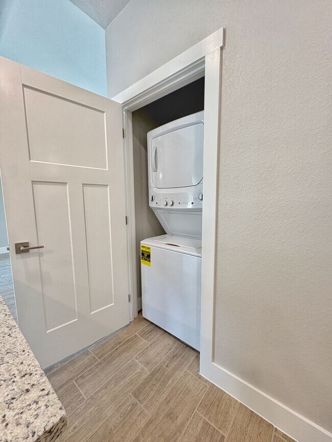 Foto del edificio - Charming Brand-New 3 Bedroom, 2 Bath Home ...