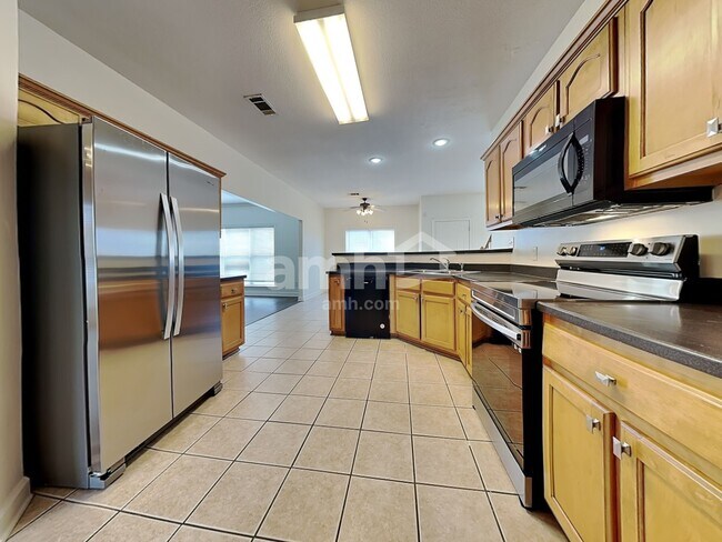 Foto del edificio - 1285 Macon Hall Rd