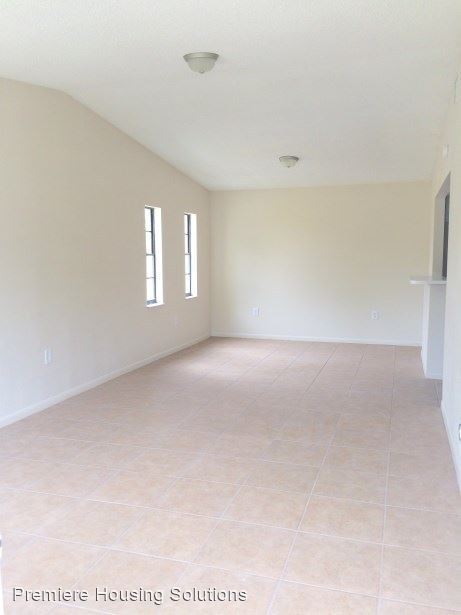 Building Photo - 2 br, 1 bath House - 4029 Saint Paul Drive