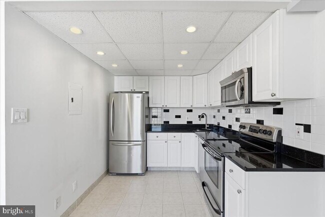 Foto del edificio - 1401 N Rhodes St