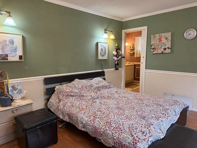 Photo du bâtiment - 5715 Royal Oak Ave