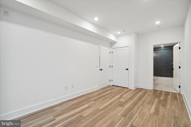 Foto del edificio - 2636 E York St