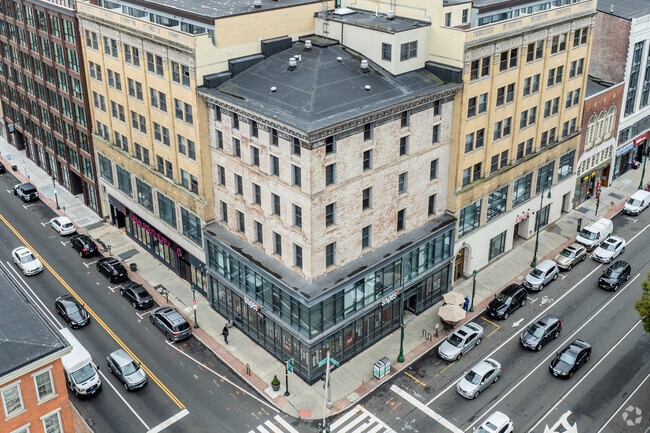 Building Photo - CenterPointe Apartments