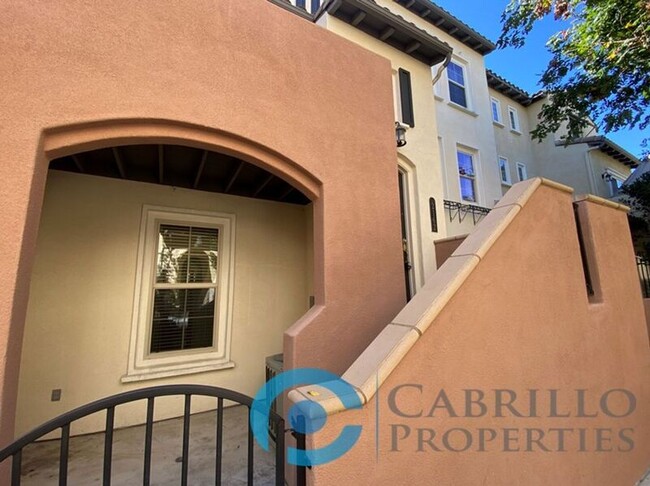 Building Photo - 2162 Silverado St