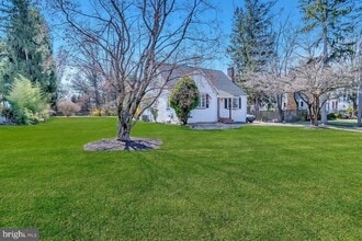 Building Photo - 32 Cranbury Rd