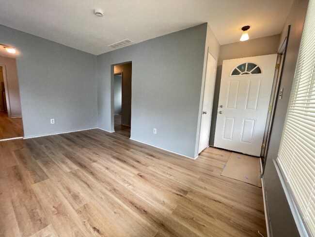 Foto del edificio - 272 Dellwood Ave