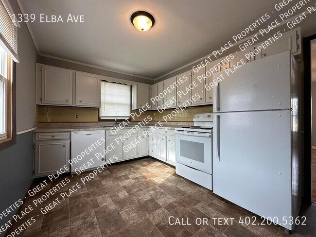 Foto del edificio - 1339 Elba Ave