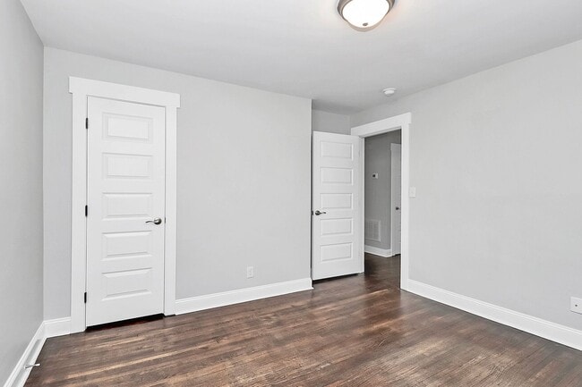 Foto del edificio - Rent Special on Beautifully Renovated Apar...