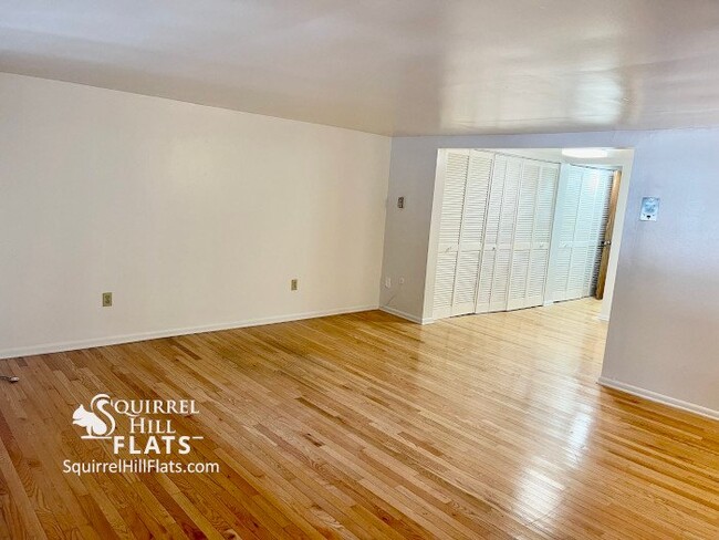 Foto del edificio - 6350 Forward Ave