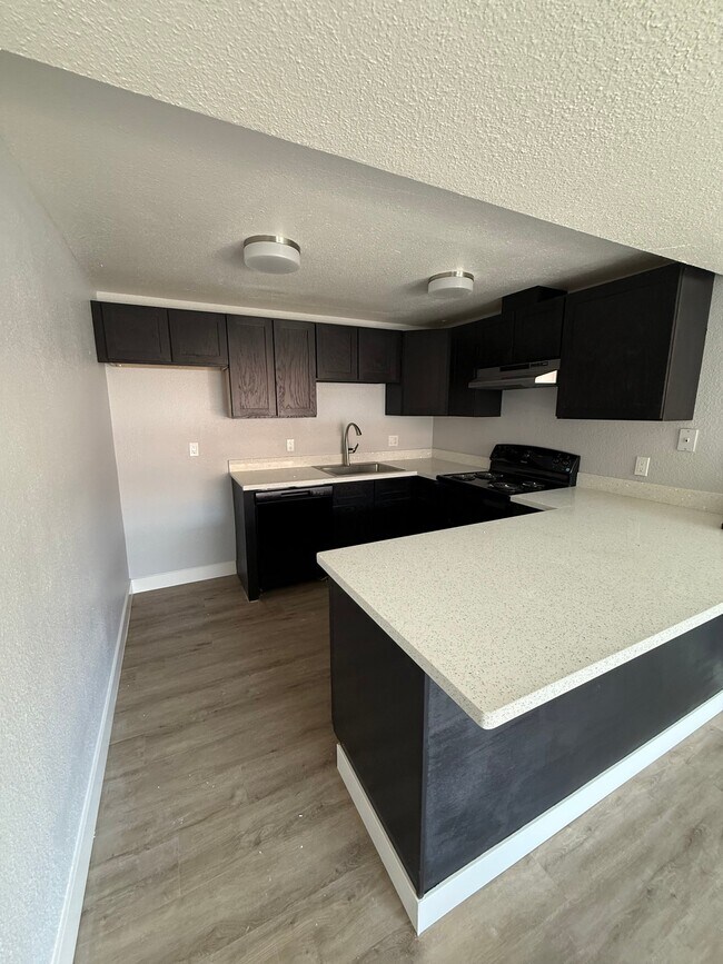Foto del edificio - 7325 Florinda Way