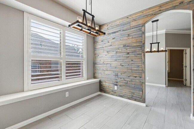 Building Photo - Elegant Living in Fountain Ridge – A Seren...
