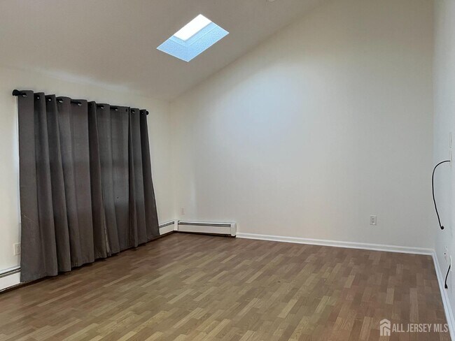 Foto del edificio - 66 Netherwood Cir