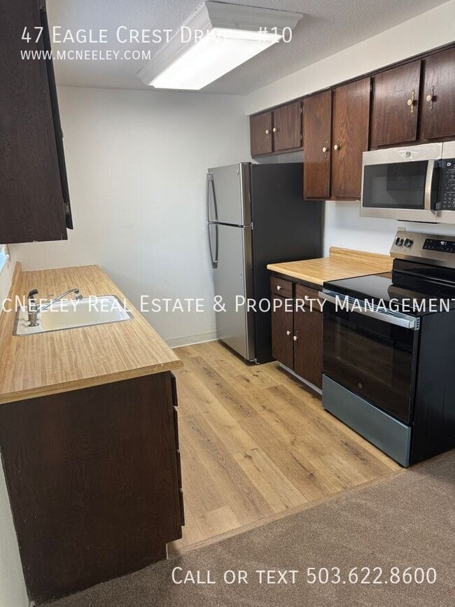 Foto del edificio - 47 Eagle Crest Dr