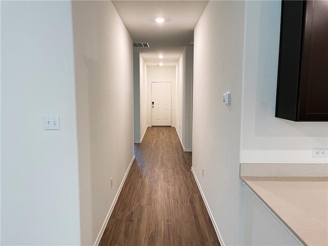 Building Photo - 428 Gabriels Bluff Dr
