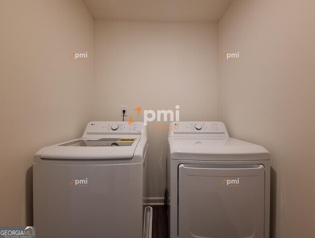 Foto del edificio - 176 Kinsale Dr