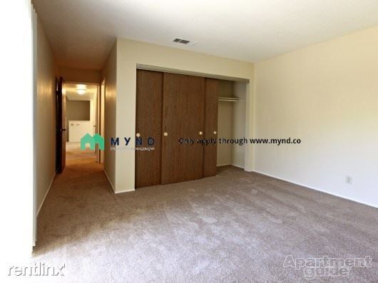 Building Photo - 4930 College Oak Dr