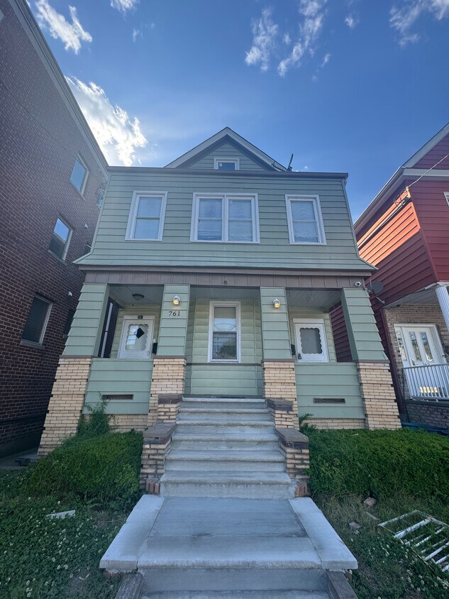Front View - 761 Kennedy Blvd