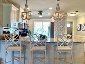 Building Photo - 306 Palm Dr