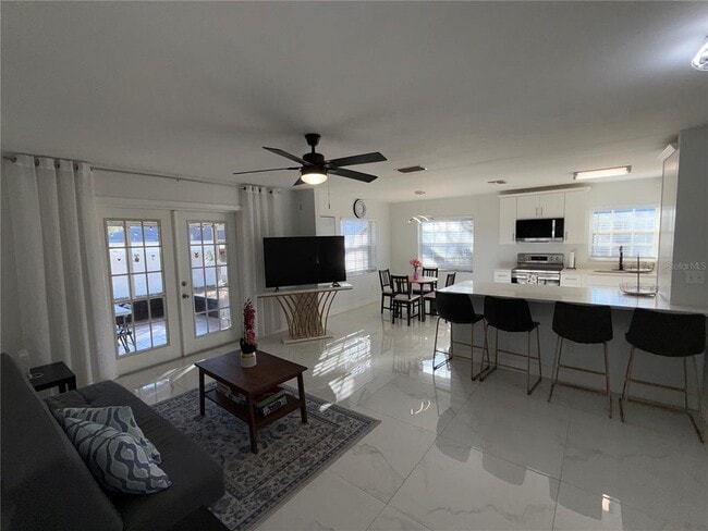 Building Photo - 801 North Blvd W