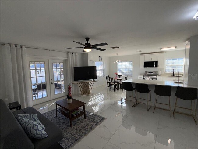 Foto del edificio - 801 North Blvd W