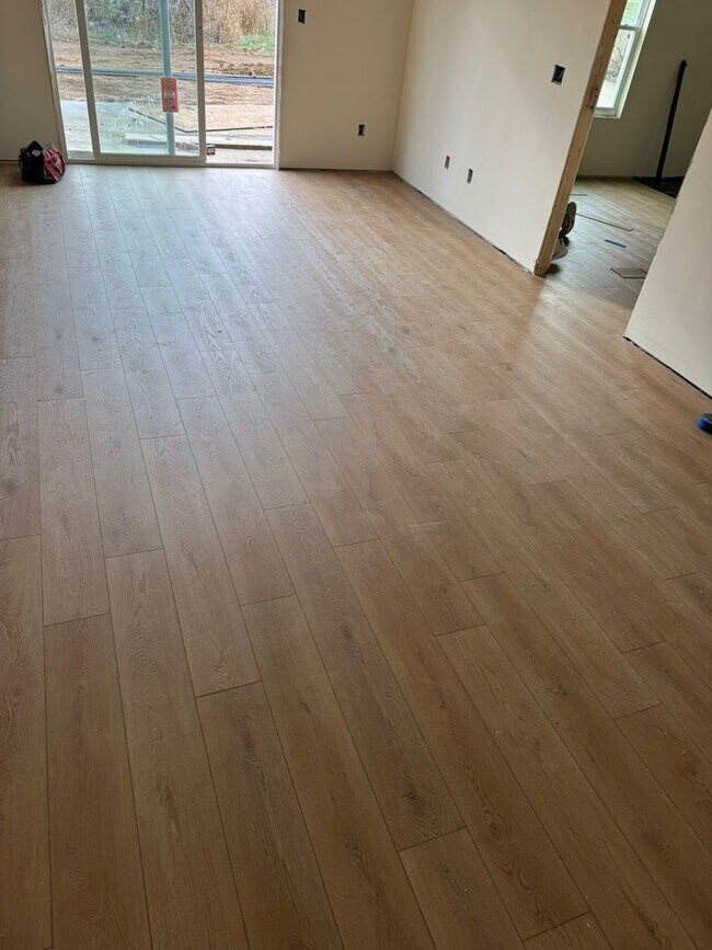 Foto del edificio - 4919-4921 Silver Mill Dr.