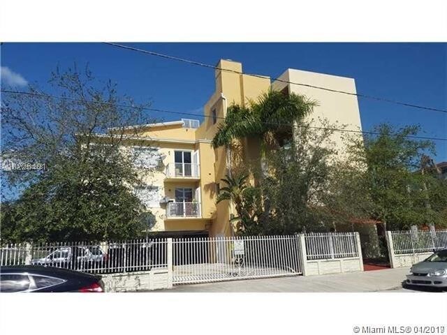 Foto principal - 735 SW 2nd St